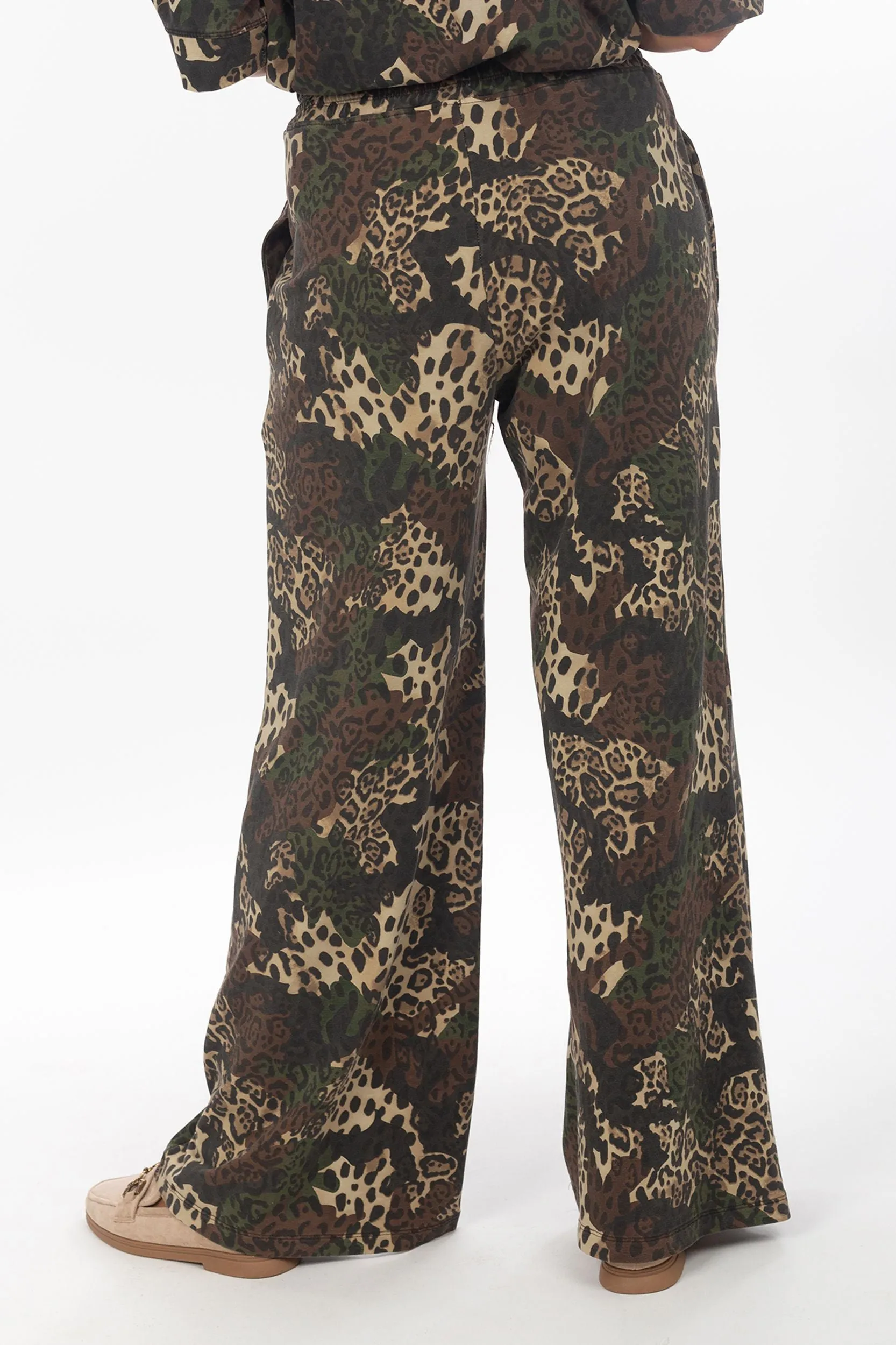 Camouflage Hose mit Leo-Print