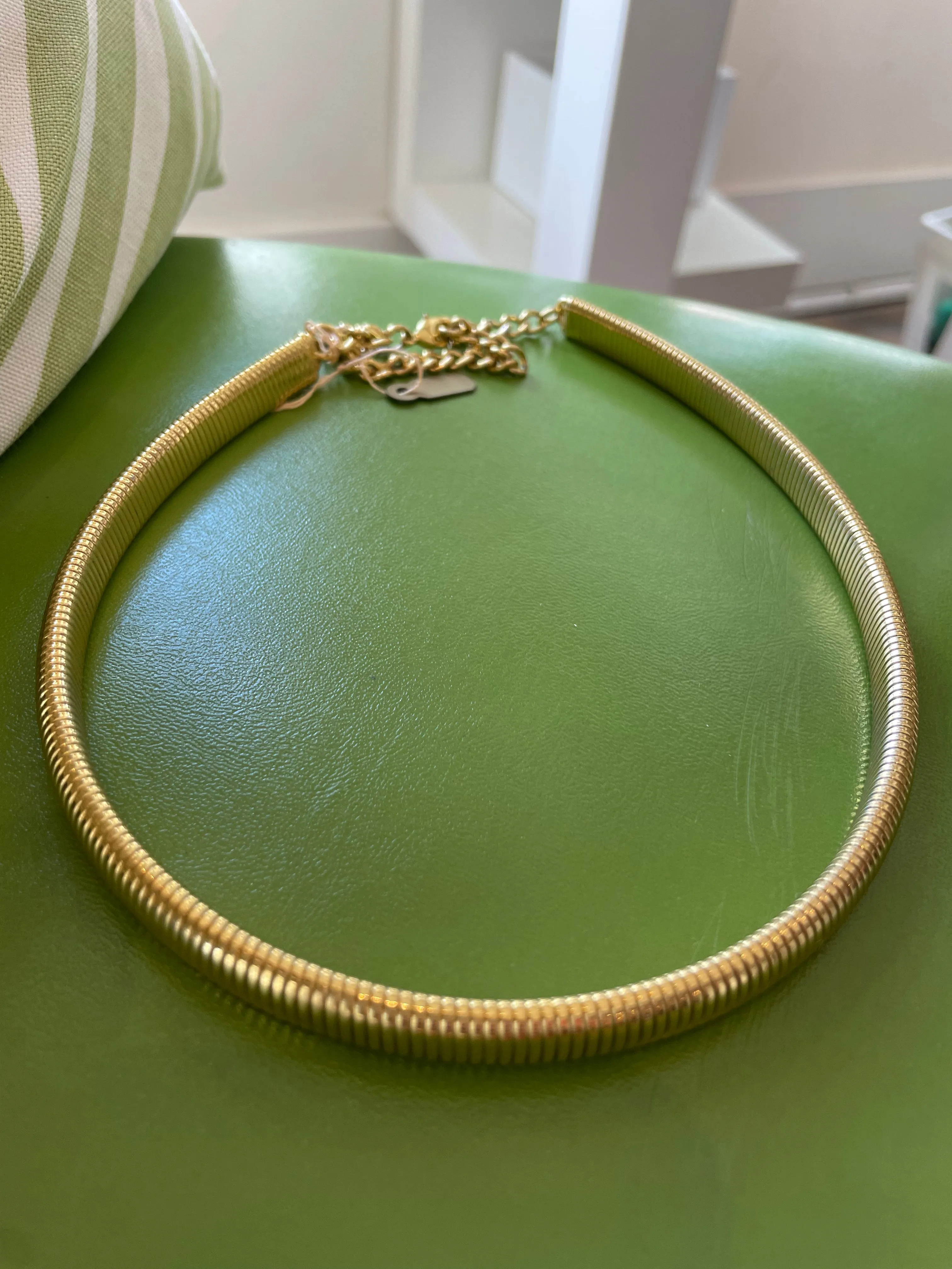 Goldtone choker