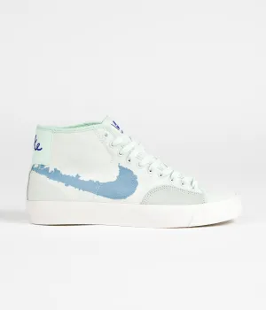 Nike SB Blazer Court Mid Premium Shoes - Barely Green / Boarder Blue - Barely Green