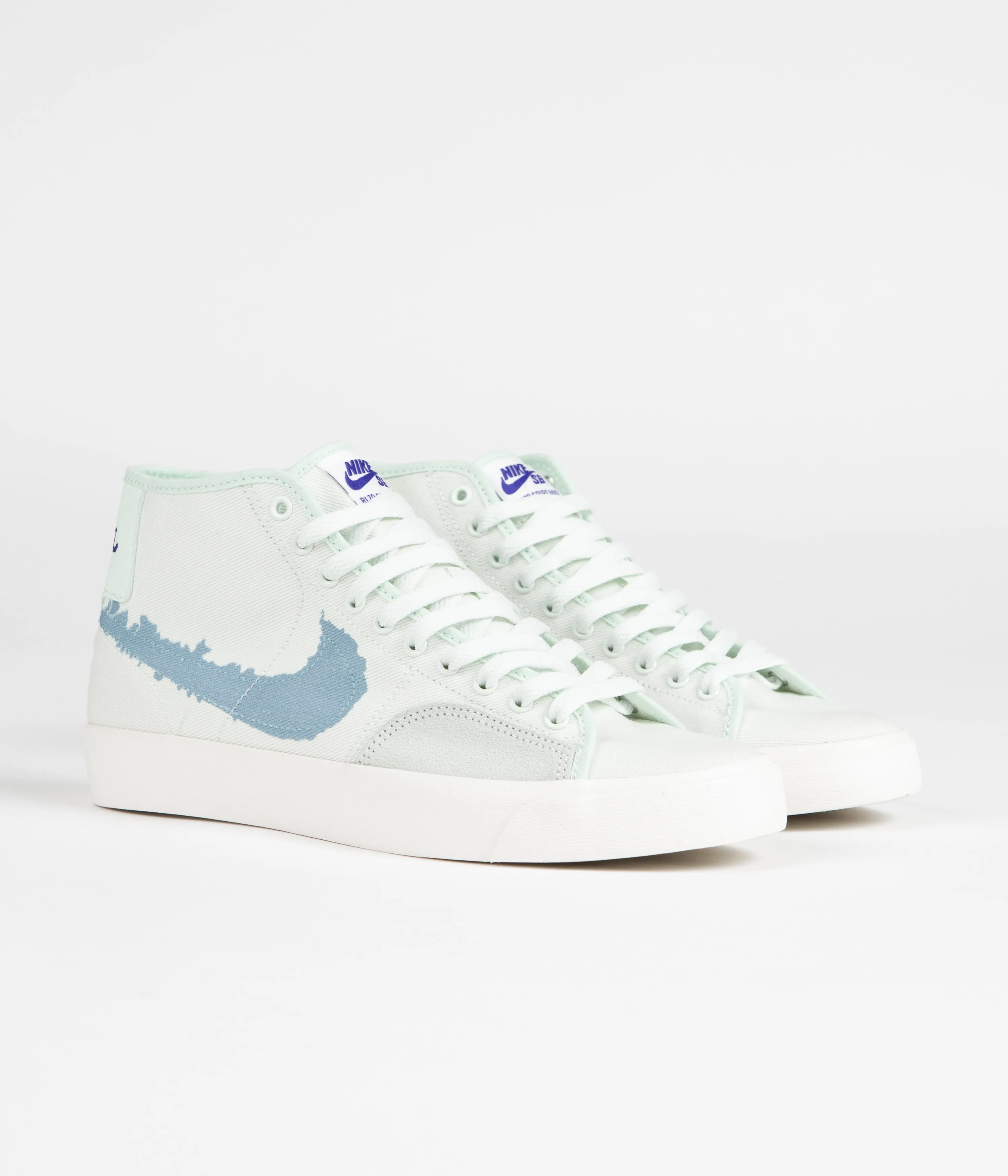 Nike SB Blazer Court Mid Premium Shoes - Barely Green / Boarder Blue - Barely Green