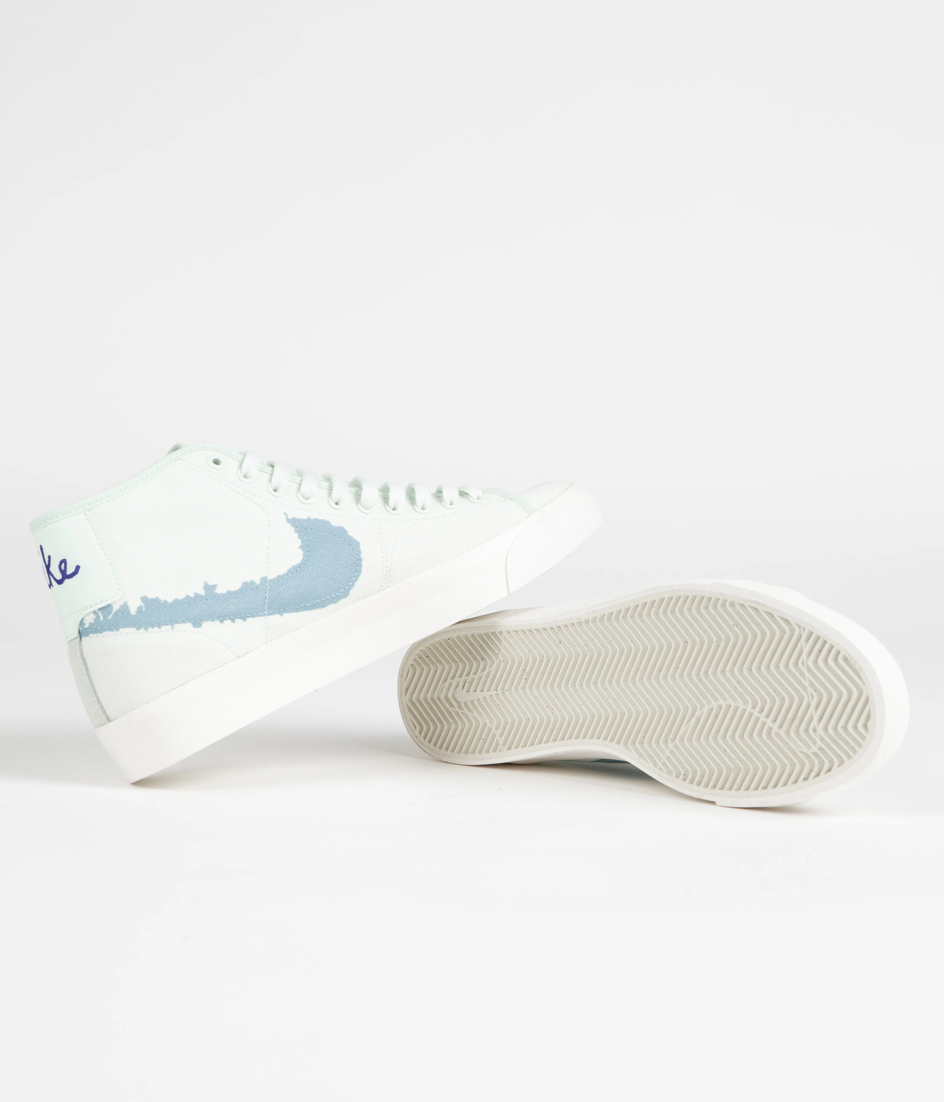 Nike SB Blazer Court Mid Premium Shoes - Barely Green / Boarder Blue - Barely Green