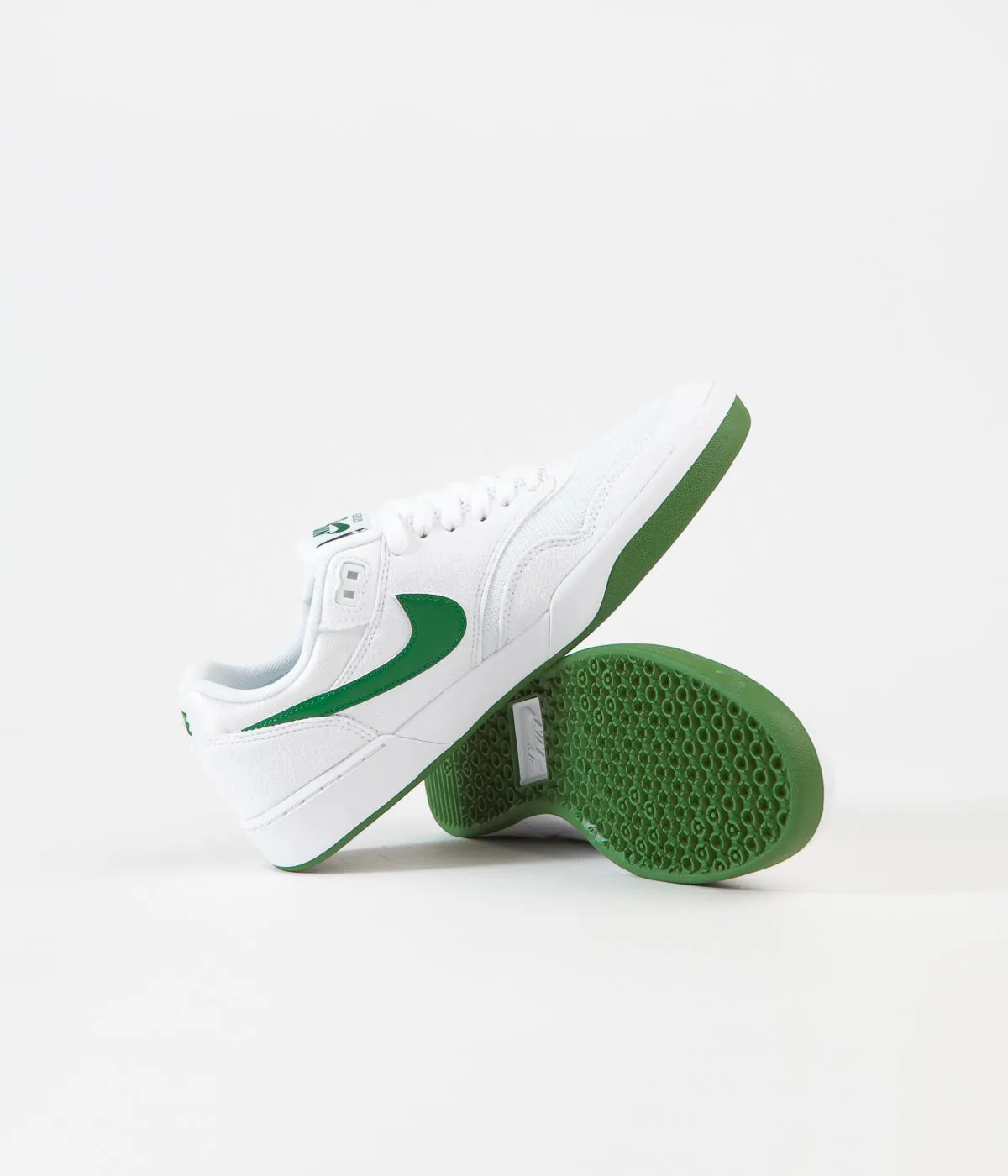 Nike SB GTS Return Shoes - White / Pine Green - White - White