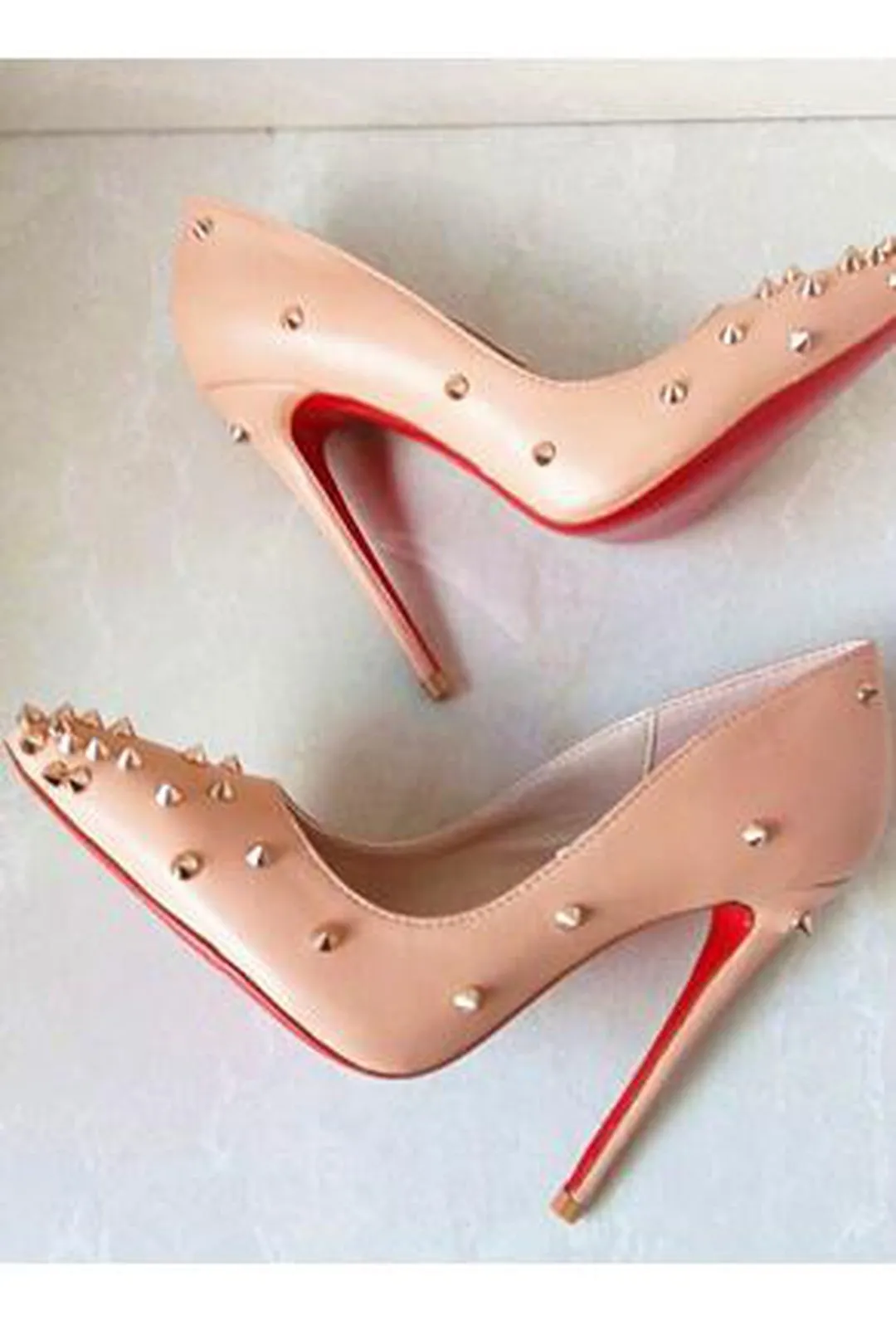 PERLITA - SPIKED PUMPS HEELS