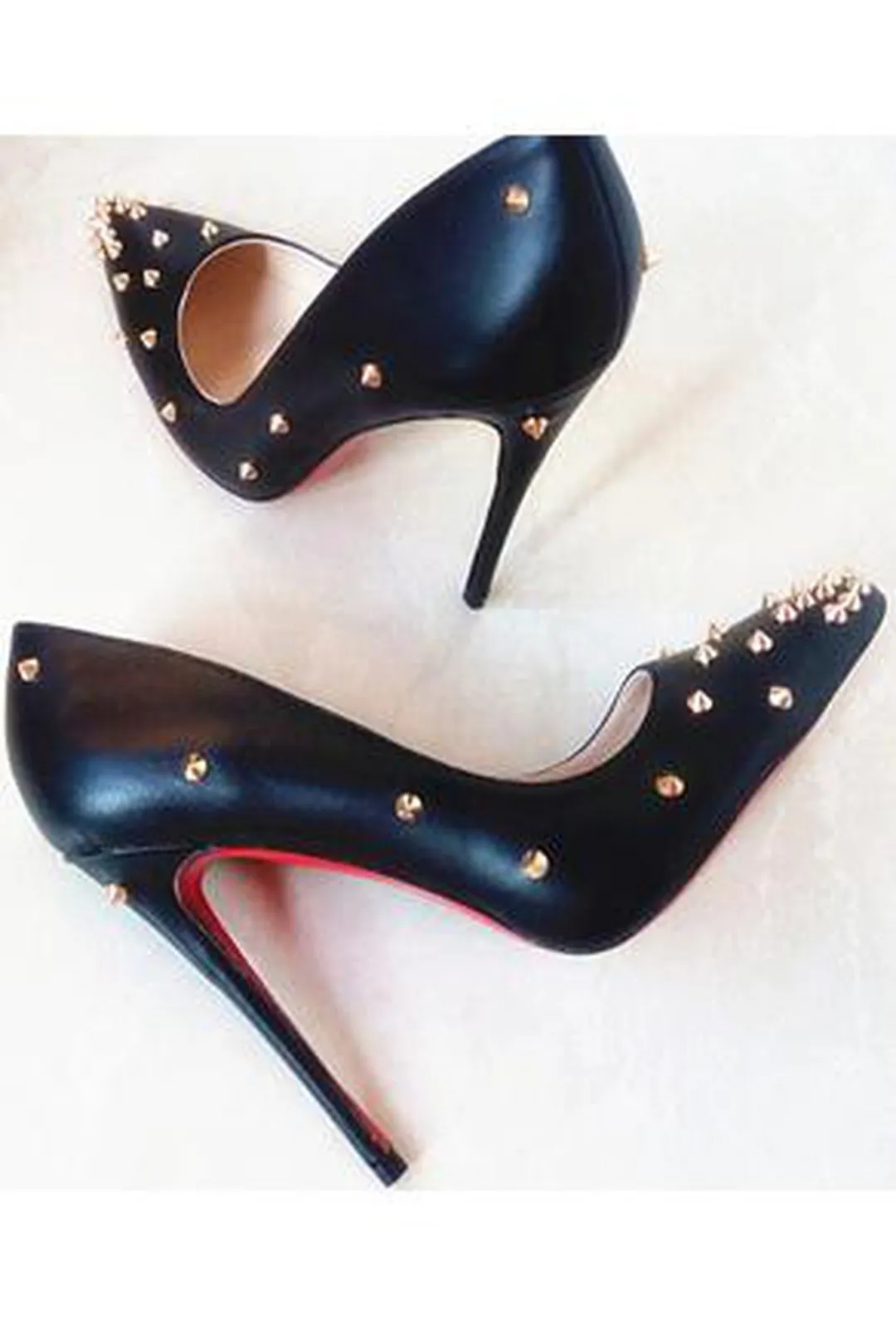 PERLITA - SPIKED PUMPS HEELS