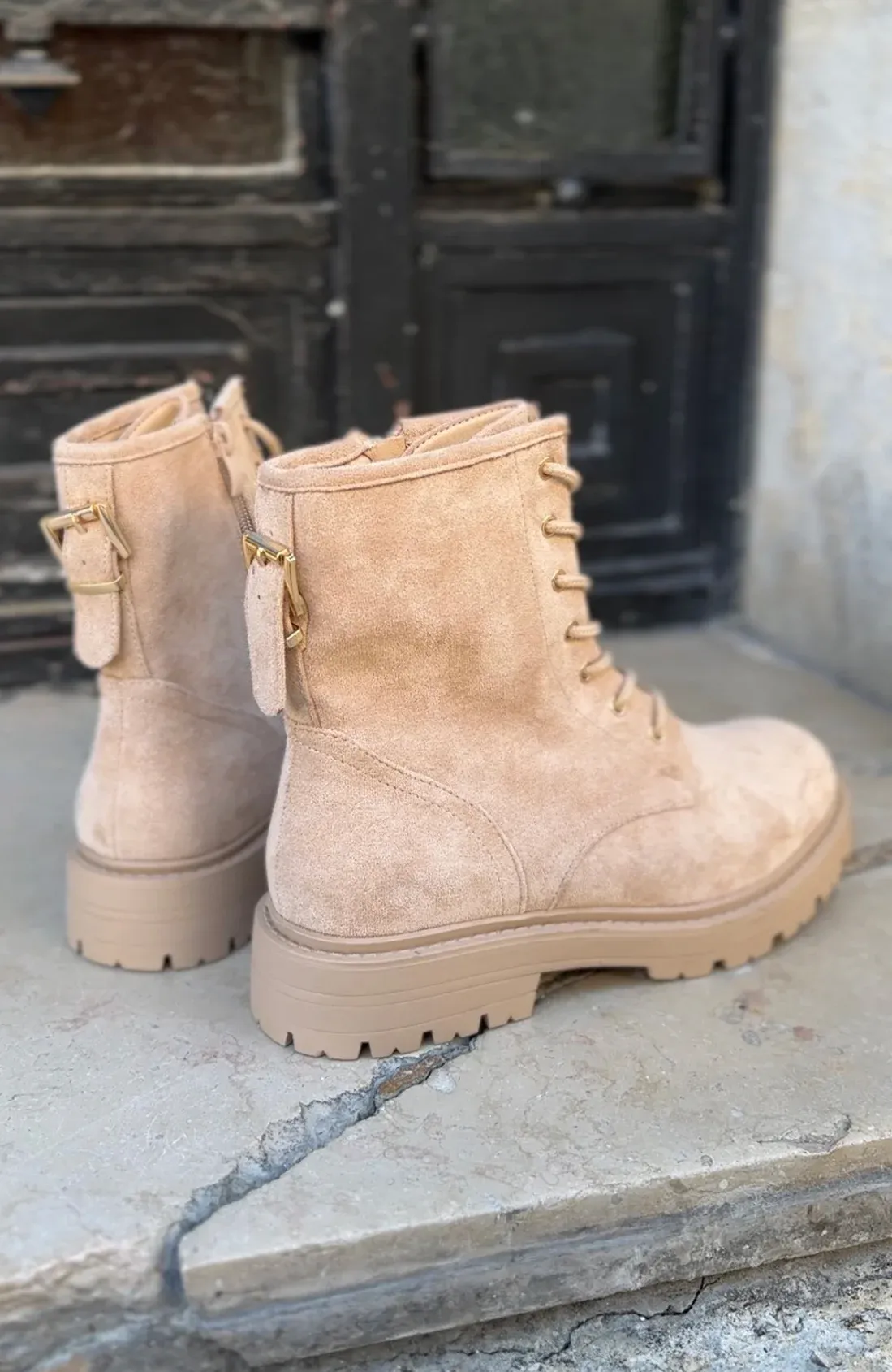 Suede Boots Beige